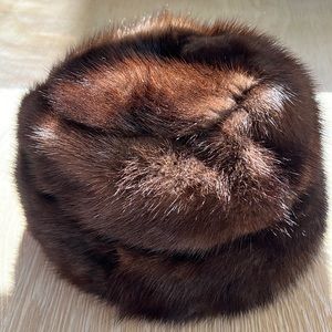 Neiman Marcus Greve Firenze Mink Hat. Size 7